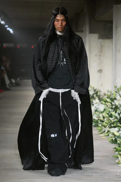 Look 12
